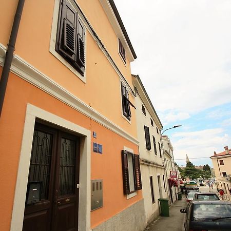 Old Town Rooms And Apartment Porec Exterior photo